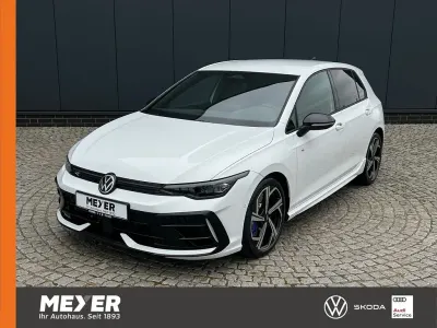 Neu VW Golf VIII Style 333 PS (244 kW) 2025 Pure white/ pure white Limousine