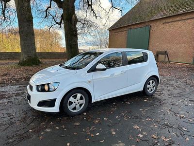 Weiß Gebraucht 2011 Chevrolet Aveo LT Kleinwagen | 3.600 € (Etwas zu teuer)