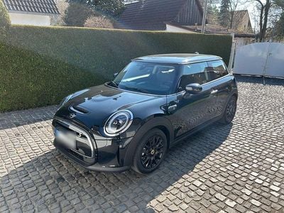 Gebraucht Mini Cooper SE 135 kW (184 PS) 2023 Schwarz Kleinwagen