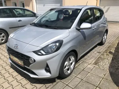 Gebraucht Hyundai i10 Trend 84 PS (61 kW) 2022 Silber Kleinwagen