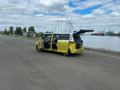Używany VW ID. Buzz Pro 150 kW (204 KM) 2022 Biały Minivan