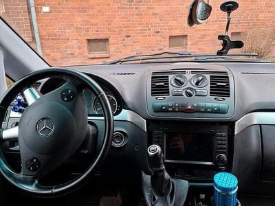 Gebraucht Mercedes Viano 163 PS (119 kW) 2012 Silber Van / Kleinbus