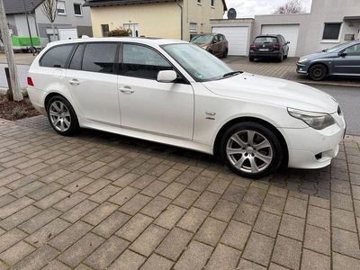 Gebraucht BMW 530 Sport Line 235 PS (172 kW) 2008 Weiß Kombi