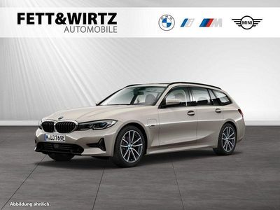Gebraucht BMW 330e Sport Line 292 PS (214 kW) 2022 Oxidgrau ii metallic Kombi