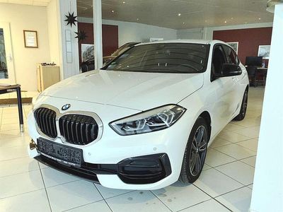 Gebraucht BMW 116 Sport Line 116 PS (85 kW) 2022 Mineralweiss metallic Kleinwagen