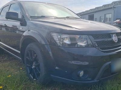 Second-hand Fiat Freemont Black Code 170 CP (125 kW) 2014 Negru SUV