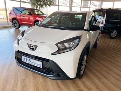 Gebraucht Toyota Aygo Play 72 PS (52 kW) 2024 Weiß Kleinwagen