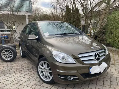 Gebraucht Mercedes 200 136 PS (100 kW) 2011 Braun SUV