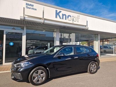 Schwarz Gebraucht 2023 BMW 118 Advantage Kleinwagen | 25.300 € (Fairer Preis)