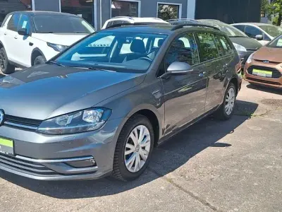 Gebraucht VW Golf VII Comfortline 116 PS (85 kW) 2018 Grau Kombi