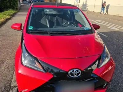 Gebraucht Toyota Aygo 2014 Rot Kleinwagen
