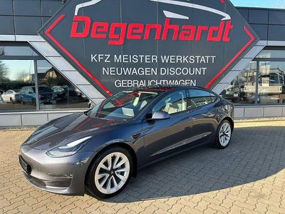 Begagnad Tesla Model 3 366 kW (498 HK) 2021 Grå Sedan