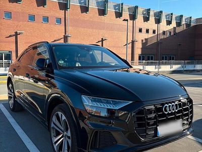 Second-hand Audi Q8 S-Line 286 CP (210 kW) 2018 Negru SUV