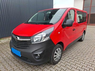 Rot Gebraucht 2018 Opel Vivaro Van / Kleinbus | 11.500 € (Etwas zu teuer)