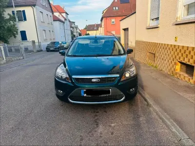 Gebraucht Ford Focus Style 145 PS (106 kW) 2009 Grün Limousine