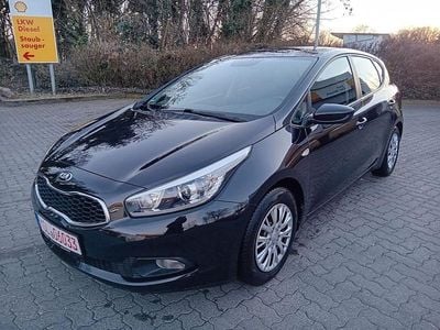 Gebraucht Kia Ceed EX 99 PS (72 kW) 2015 Schwarz Kleinwagen