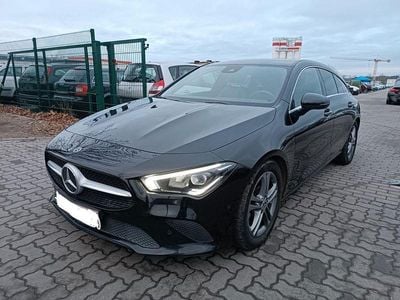 Gebraucht Mercedes CLA200 Shooting Brake 150 PS (110 kW) 2020 Schwarz Kombi