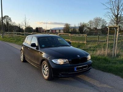 Gebraucht BMW 116 122 PS (89 kW) 2010 Schwarz Kleinwagen