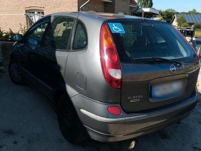 Nissan Almera Tino