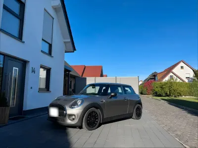 Begagnad Mini ONE 102 HK (75 kW) 2019 Beige Halvkombi