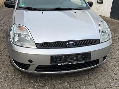 Gebraucht Ford Fiesta 60 PS (44 kW) 2004 Grau Kleinwagen