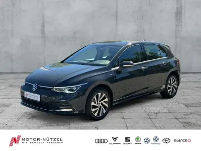 Gebraucht VW Golf VIII Style 204 PS (150 kW) 2022 Grau Limousine