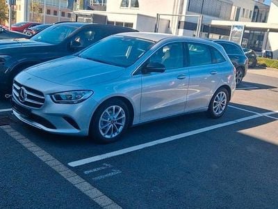 Second-hand Mercedes B180 136 CP (100 kW) 2021 Argintiu Monovolum