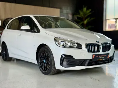 Gebraucht BMW 225 Active Tourer Advantage 224 PS (164 kW) 2018 Weiß Van / Kleinbus