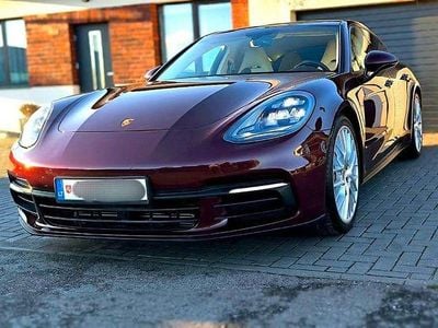 Gebraucht Porsche Panamera 4 Sport Turismo 330 PS (242 kW) 2018 Rot Limousine