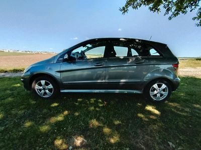 Mercedes B180