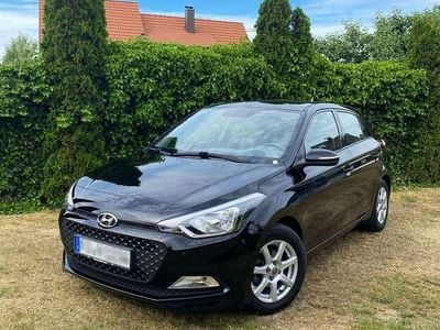 Gebraucht Hyundai i20 Active 101 PS (74 kW) 2016 Schwarz Limousine