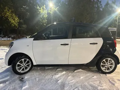 Usata Smart ForFour 52 CV (38 kW) 2017 Bianco Utilitaria