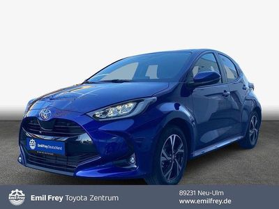 Neu Toyota Yaris 116 PS (85 kW) 2025 Juniper blue metallic Kleinwagen