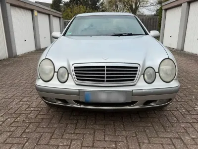 Brugt Mercedes CLK200 136 HK (100 kW) 1998 Sølv Coupe