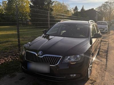 Second-hand Skoda Superb 140 CP (102 kW) 2015 Negru Break