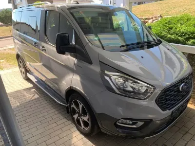 Gebraucht Ford Tourneo 150 PS (110 kW) 2023 Grau Van / Kleinbus