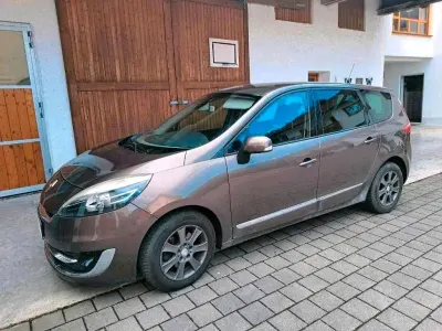 Gebraucht Renault Mégane 140 PS (102 kW) 2012 Braun SUV