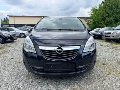 Używany Opel Meriva 120 KM (88 kW) 2011 Czarny Minivan