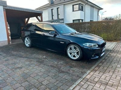 Gebraucht BMW 530 M Sport 258 PS (189 kW) 2015 Schwarz Kombi