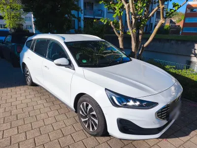 Używany Ford Focus Titanium 125 KM (91 kW) 2023 Biały Kombi