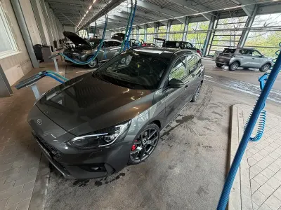Usado Ford Focus ST 280 CV (205 kW) 2019 Gris Familiar