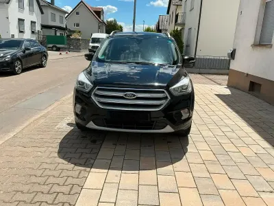 Gebraucht Ford Kuga Titanium 150 PS (110 kW) 2018 Schwarz SUV