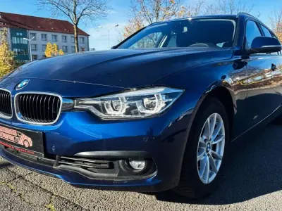 Gebraucht BMW 320 Advantage 184 PS (135 kW) 2018 Blau Limousine
