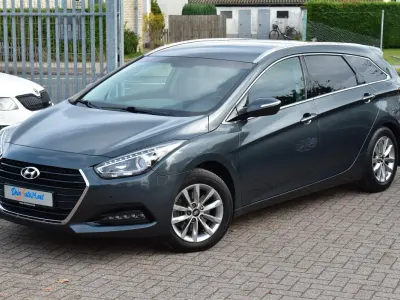 Gebraucht Hyundai i40 Trend 116 PS (85 kW) 2016 Grau Kombi