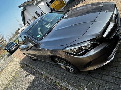 Gebraucht Mercedes CLA180 Shooting Brake Urban 109 PS (80 kW) 2017 Grau Kombi