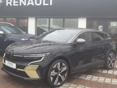 Gebraucht Renault Megane E-Tech Iconic 160 kW (218 PS) 2023 Blackpearlschwarz/ grau Limousine