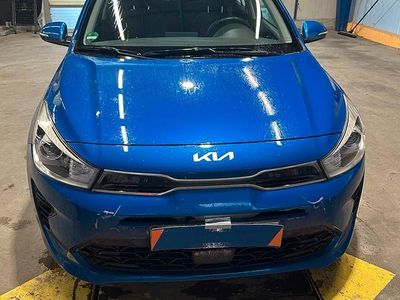 Blau Gebraucht 2023 Kia Rio Vision Limousine | 13.499 € (Guter Preis)