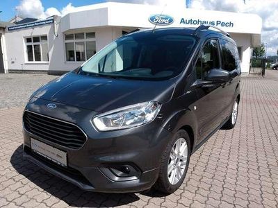 Gebraucht Ford Tourneo Courier Titanium 101 PS (74 kW) 2018 Magneticgraumetallic Van / Kleinbus