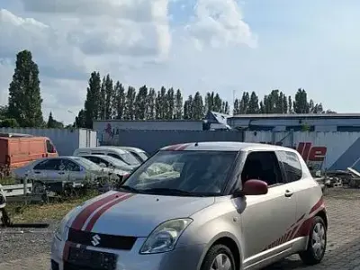 Gebraucht Suzuki Swift Club 92 PS (67 kW) 2007 Silber Kleinwagen