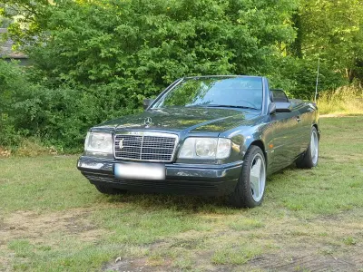 Gebraucht Mercedes E300 220 PS (161 kW) 1993 Schwarz Cabrio